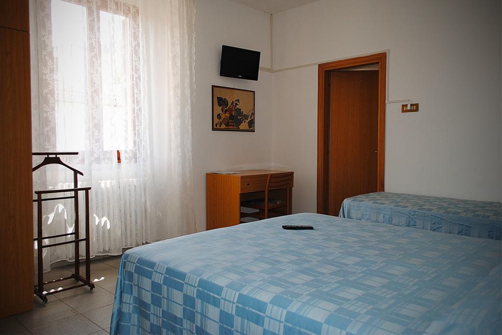 Albergo Ristorante La Torretta Castiglione dei Pepoli Rum bild
