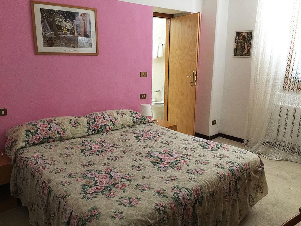 Albergo Ristorante La Torretta Castiglione dei Pepoli Rum bild